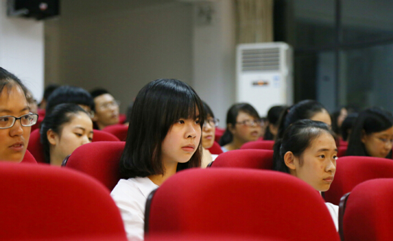 漫蛙
14级假期安全大会召开