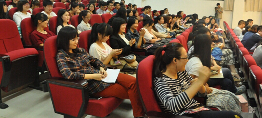 漫蛙
“说好普通话，圆梦你我他”主题演讲比赛成功举行