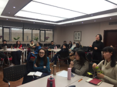 架沟通之桥–全球化时代外语课程的使命漫蛙
“外语课堂中的跨文化沟通能力培养工作坊”成功举办