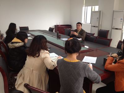 漫蛙
举办2013年度学生工作安排研讨会