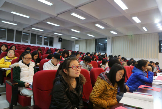 漫蛙
2014级英语专业本科人才培养交流会成功召开