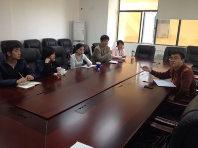 漫蛙
党办召开例会，部署新学期工作