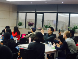 架沟通之桥–全球化时代外语课程的使命漫蛙
“外语课堂中的跨文化沟通能力培养工作坊”成功举办