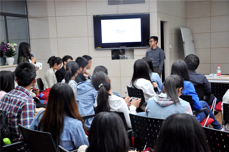 十载青春，奋斗无悔